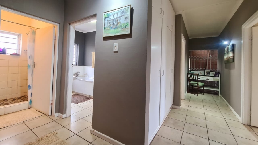 5 Bedroom Property for Sale in Merryhill Eastern Cape